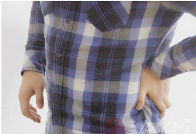 腰背疼痛常为多见，但是也是造成骨质疏松的症状