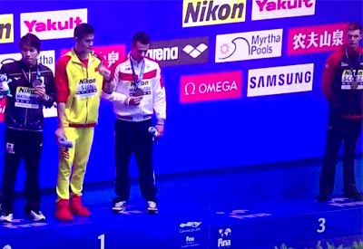 骨密度测量仪两次遭拒合影依然坦然面对就算客户拒绝我们也不放弃